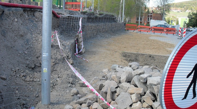 Gabion u hřiště  Jana Palacha v Kutné Hoře prochází podstatnou opravou