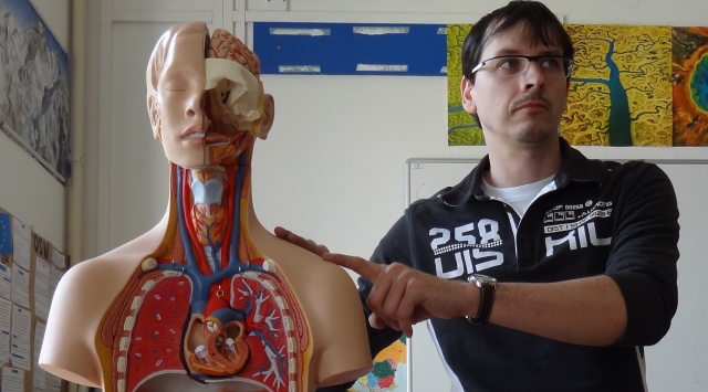 Na čáslavském gymnáziu mají studijní pomůcku ze zámoří: Anatomický model